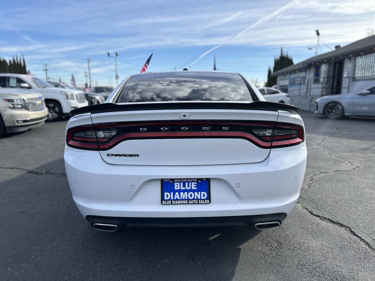 Used 2019 Dodge Charger SXT w/ Blacktop Package image 6