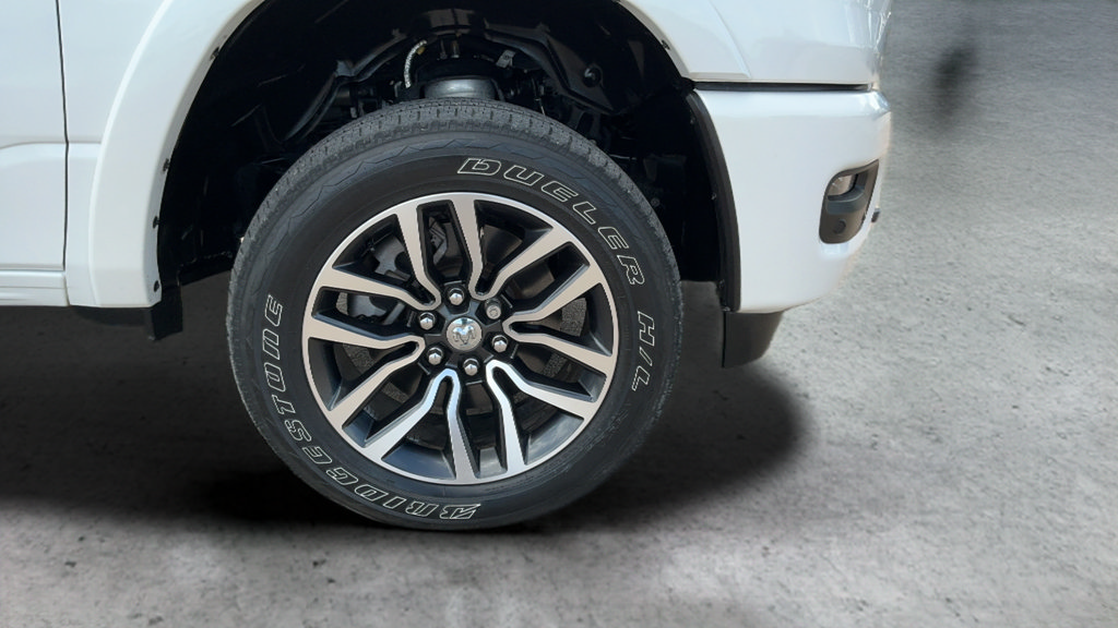 Used 2025 RAM 1500 Limited AWD/4WD image 24