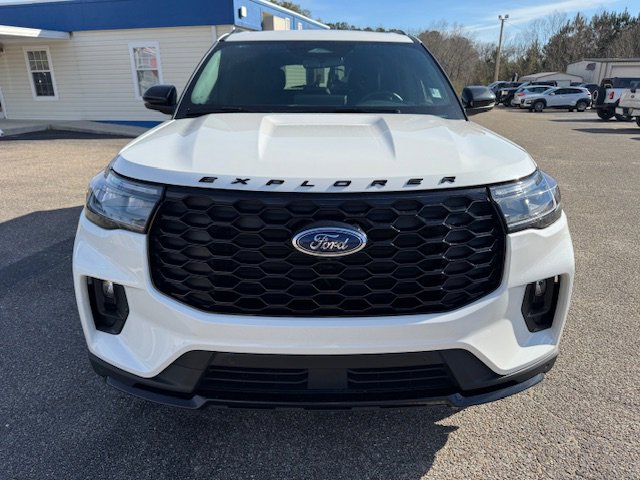 Used 2025 Ford Explorer ST-Line w/ ST-Line Street Pack image 3