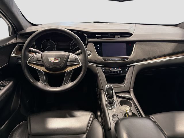 Used 2018 Cadillac XT5 Platinum w/ Driver Assist Package image 21