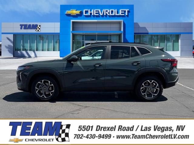 Certified 2025 Chevrolet Trax LT FWD image 1