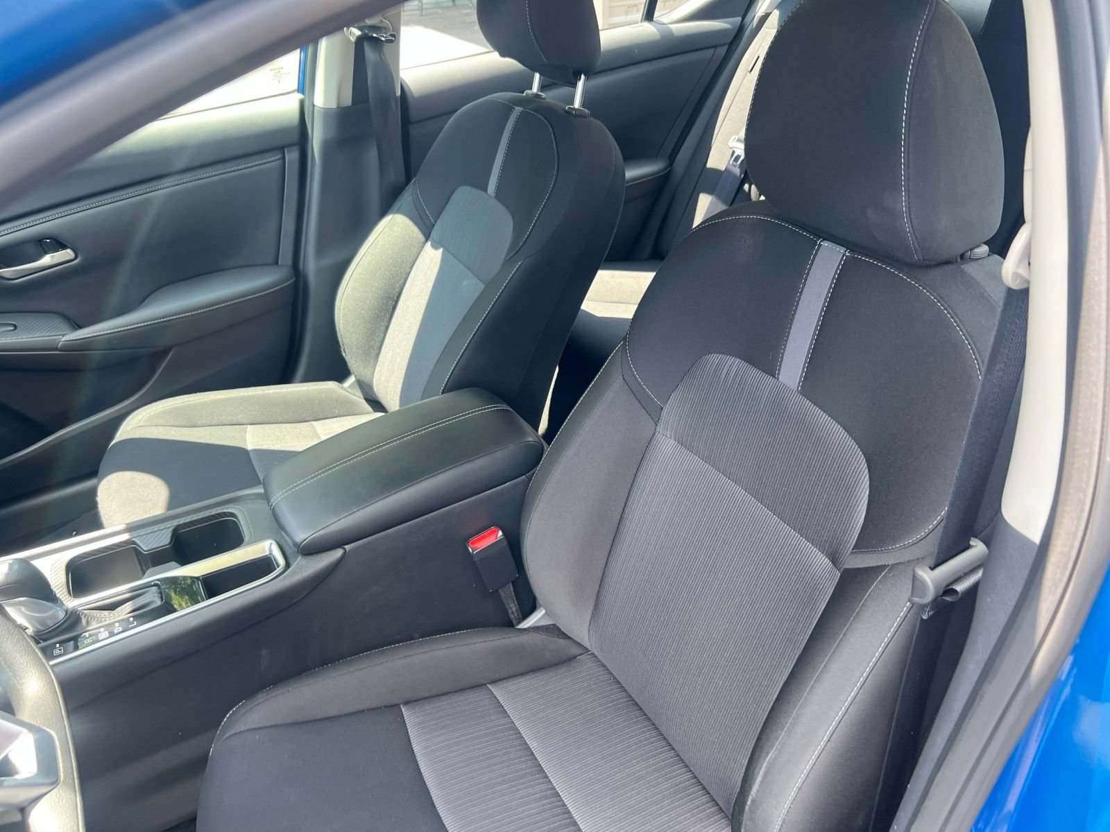 Used 2025 Nissan Sentra SV FWD image 31
