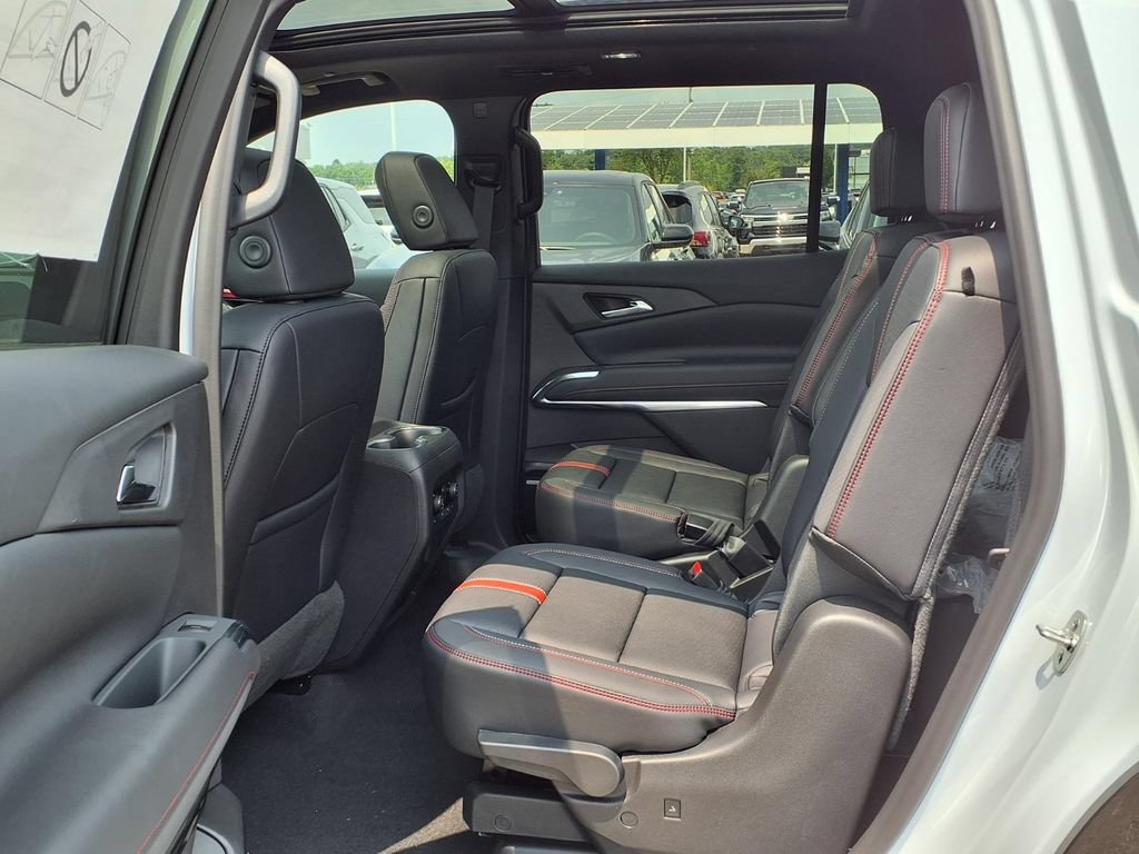 Used 2026 Chevrolet Traverse RS w/ LPO, Floor Liner Package AWD/4WD image 11