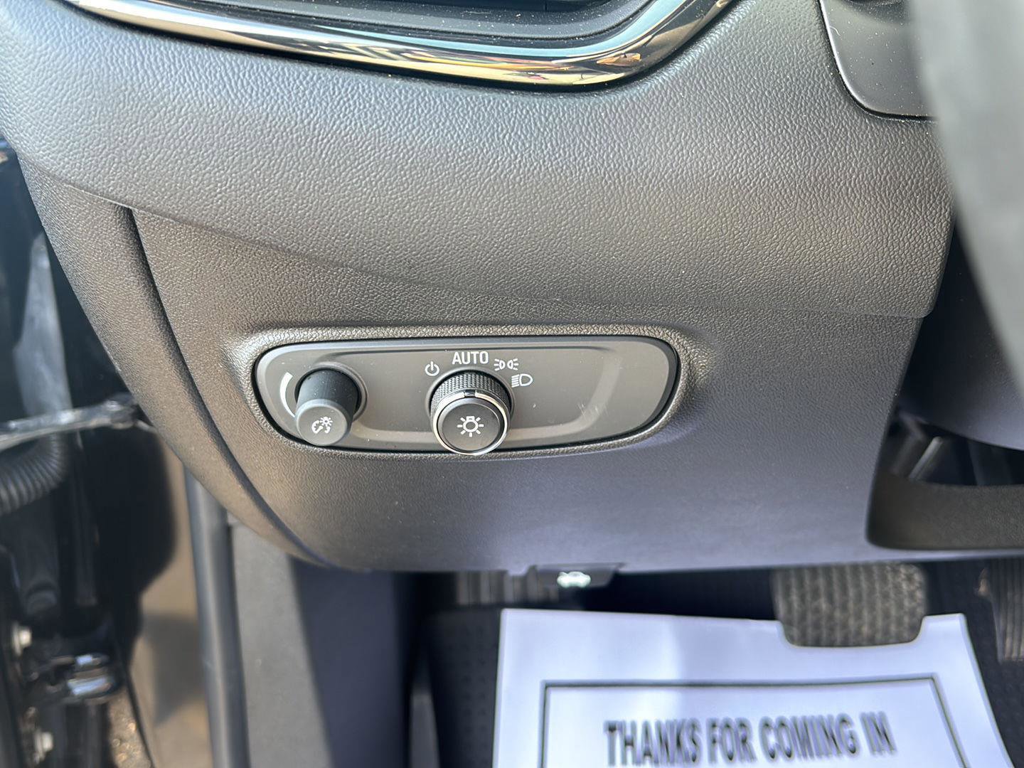 Used 2022 Chevrolet Equinox RS w/ LPO, Floor Liner Package FWD image 9