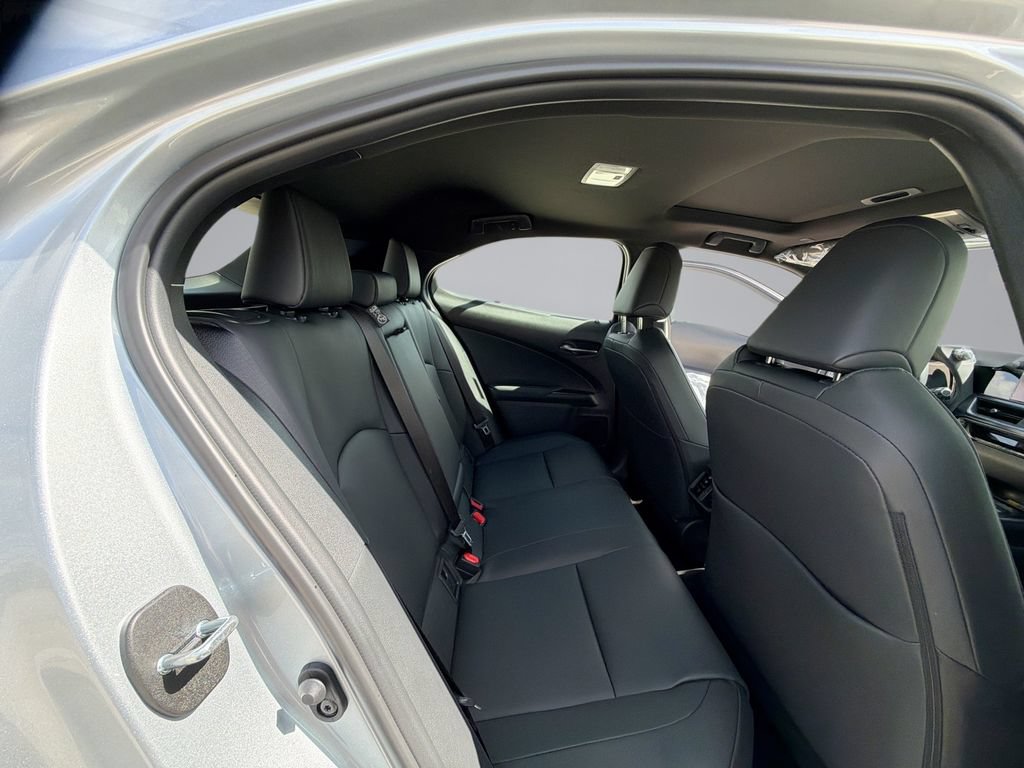 New 2026 Lexus UX 300h FWD image 17