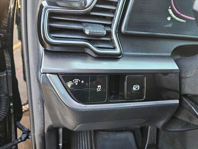 Used 2024 Kia Sportage EX FWD image 24