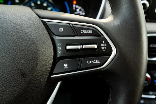 Used 2020 Hyundai Santa Fe Limited image 17