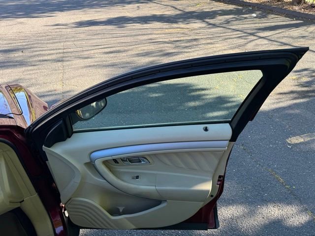 Used 2014 Ford Taurus SEL w/ Equipment Group 201A FWD image 5