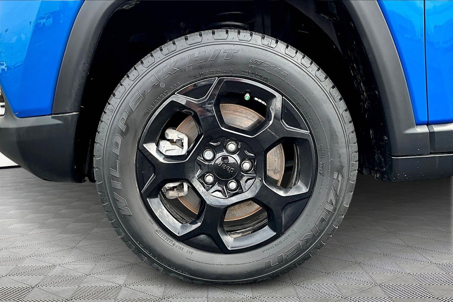 Used 2023 Jeep Compass Trailhawk w/ Trailhawk Convenience Group image 34