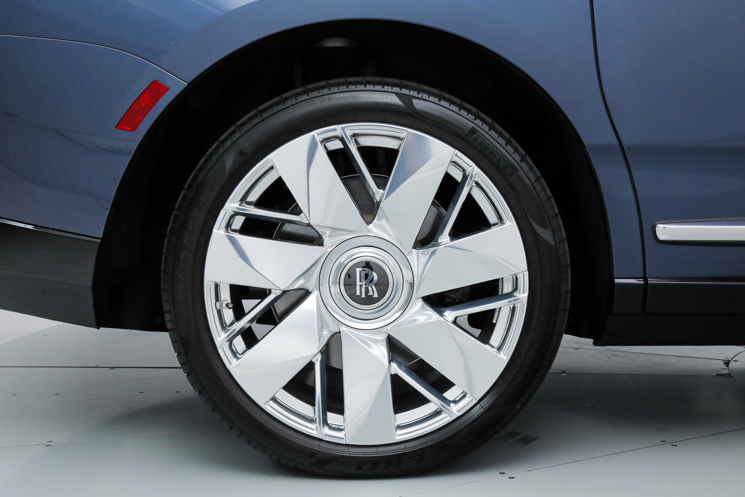 Used 2026 Rolls-Royce Cullinan AWD/4WD image 39