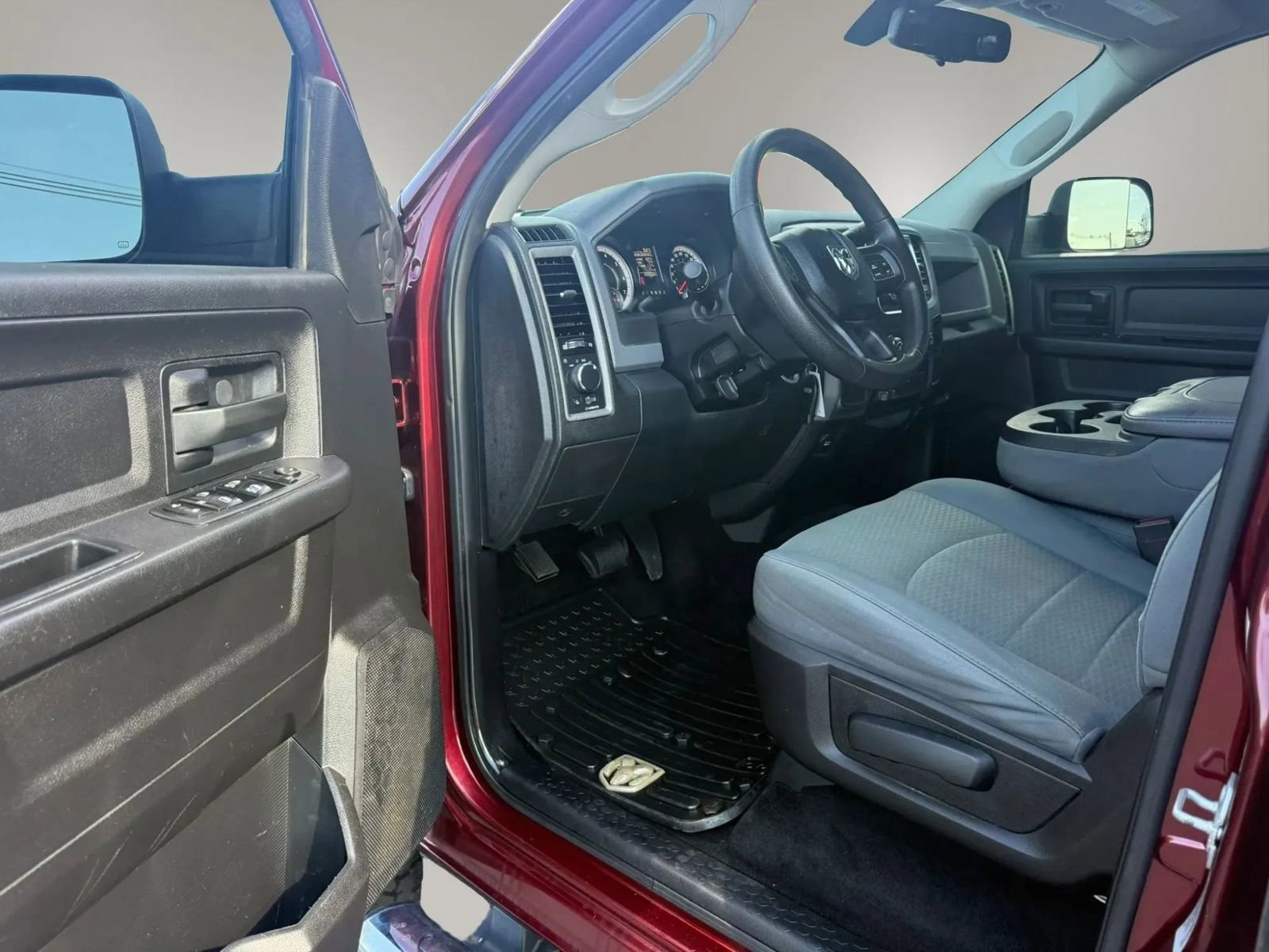 Used 2016 RAM 2500 Tradesman w/ Chrome Appearance Group image 13