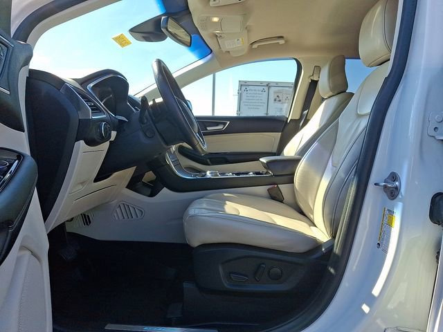 Used 2020 Ford Edge Titanium w/ Class II Trailer Tow Package AWD/4WD image 15