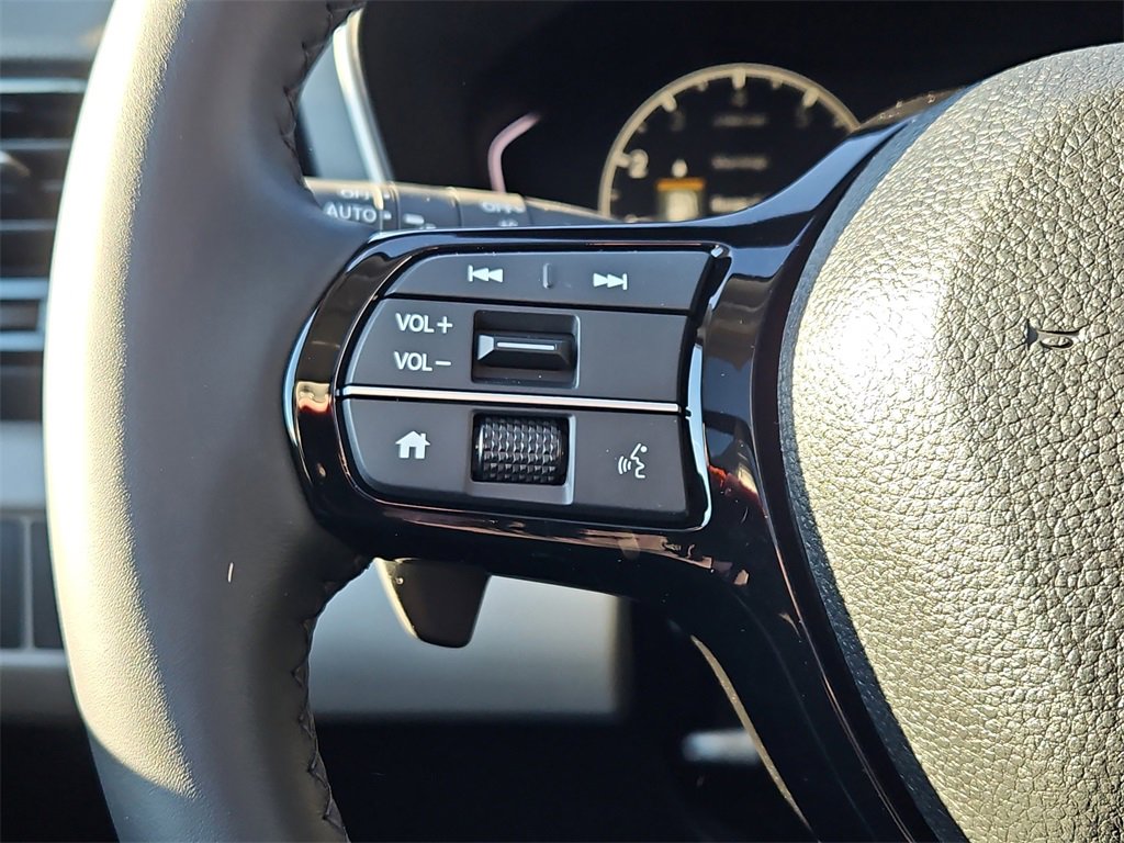 New 2025 Honda Pilot Touring image 15