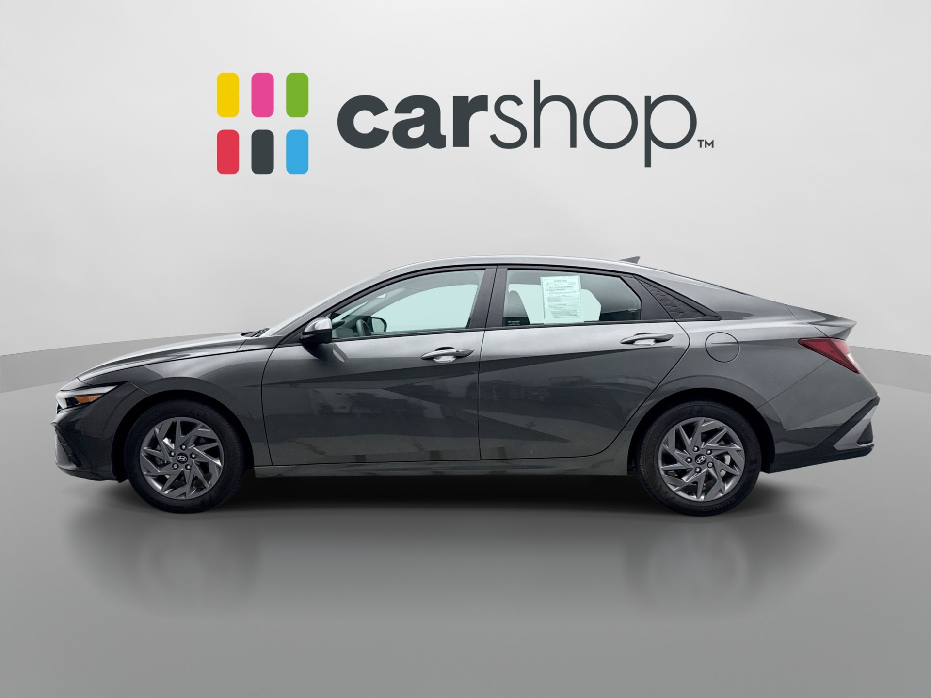 Used 2024 Hyundai Elantra SEL FWD image 2