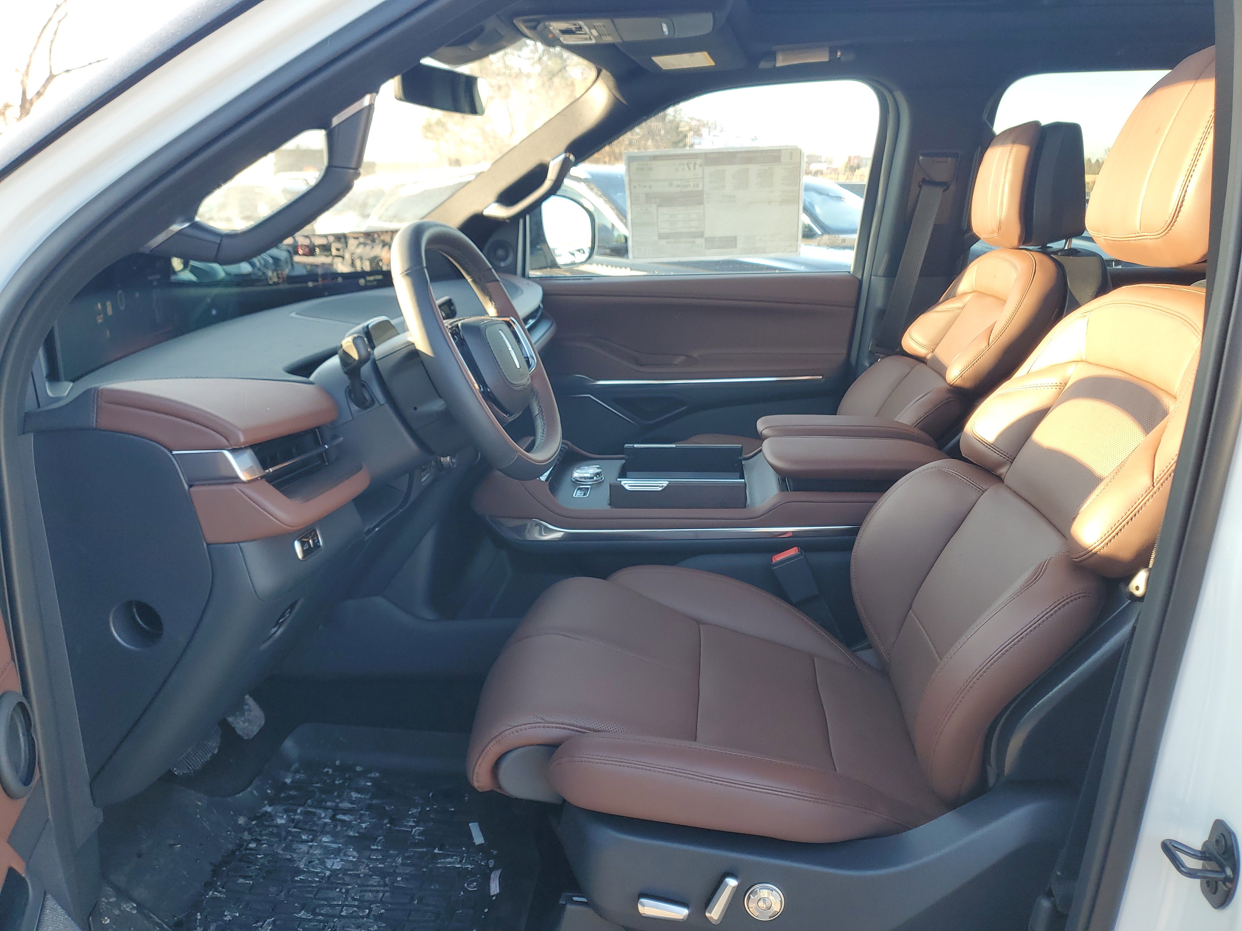 New 2025 Lincoln Navigator Reserve image 12