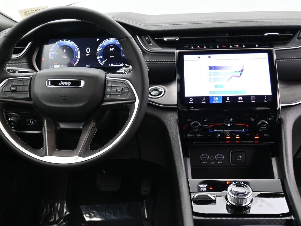 New 2025 Jeep Grand Cherokee Limited image 31