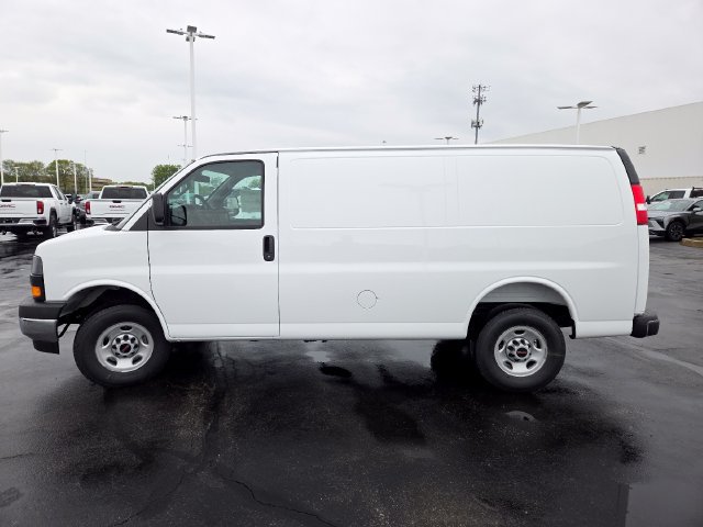 New 2026 GMC Savana 3500 w/ Driver Convenience Package RWD image 10