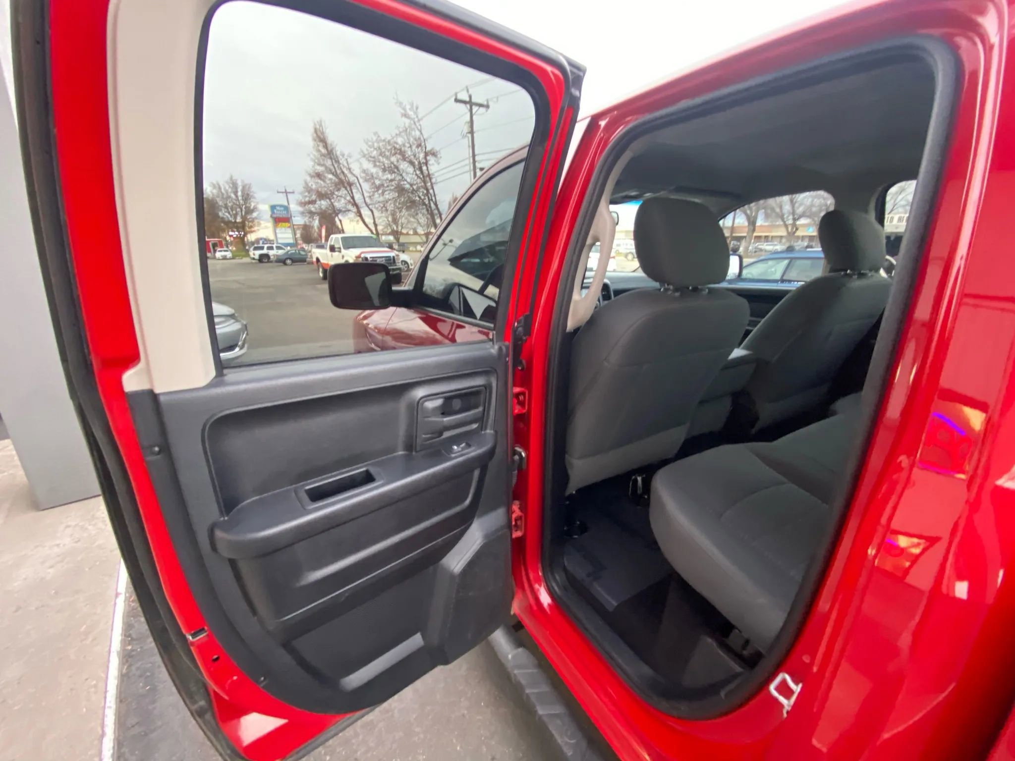 Used 2015 RAM 1500 Express image 16
