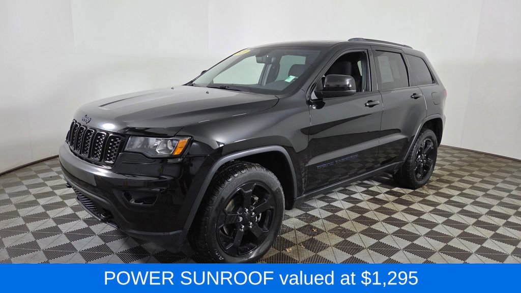 Used 2020 Jeep Grand Cherokee Laredo AWD/4WD image 3