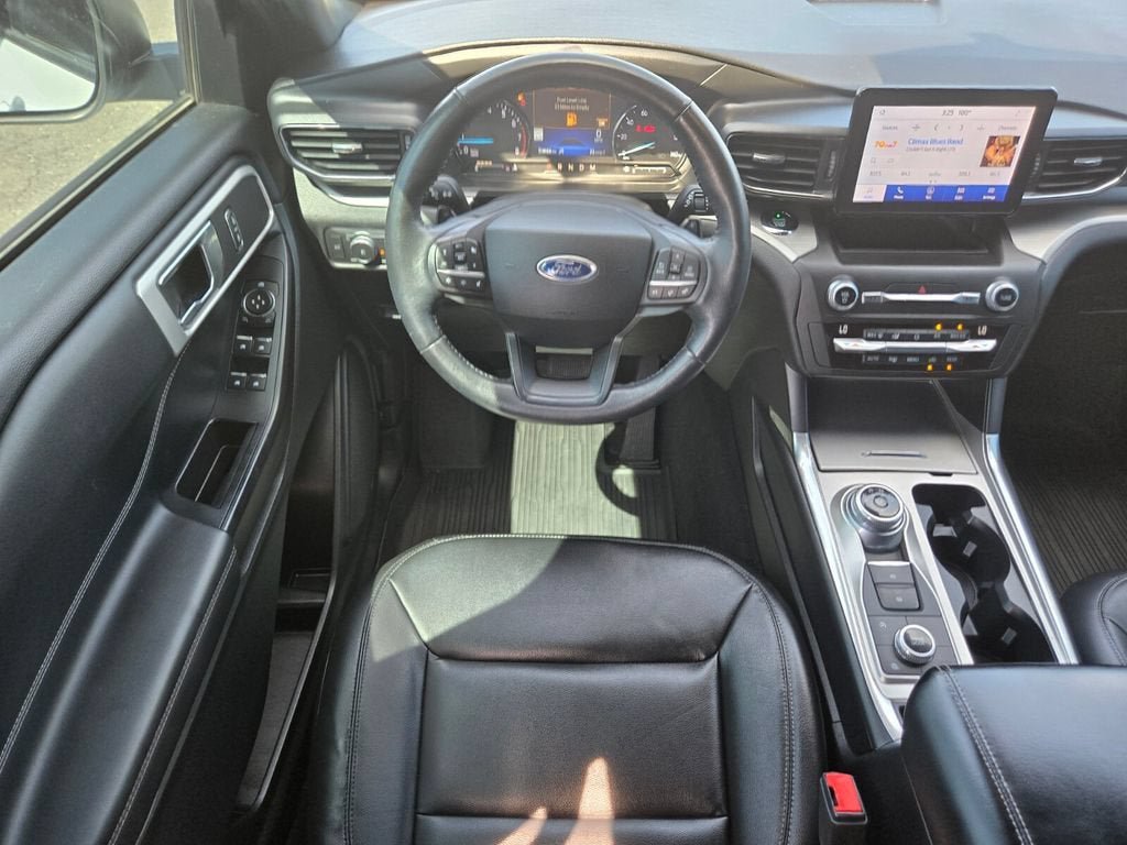 Used 2020 Ford Explorer XLT w/ Equipment Group 202A AWD/4WD image 15