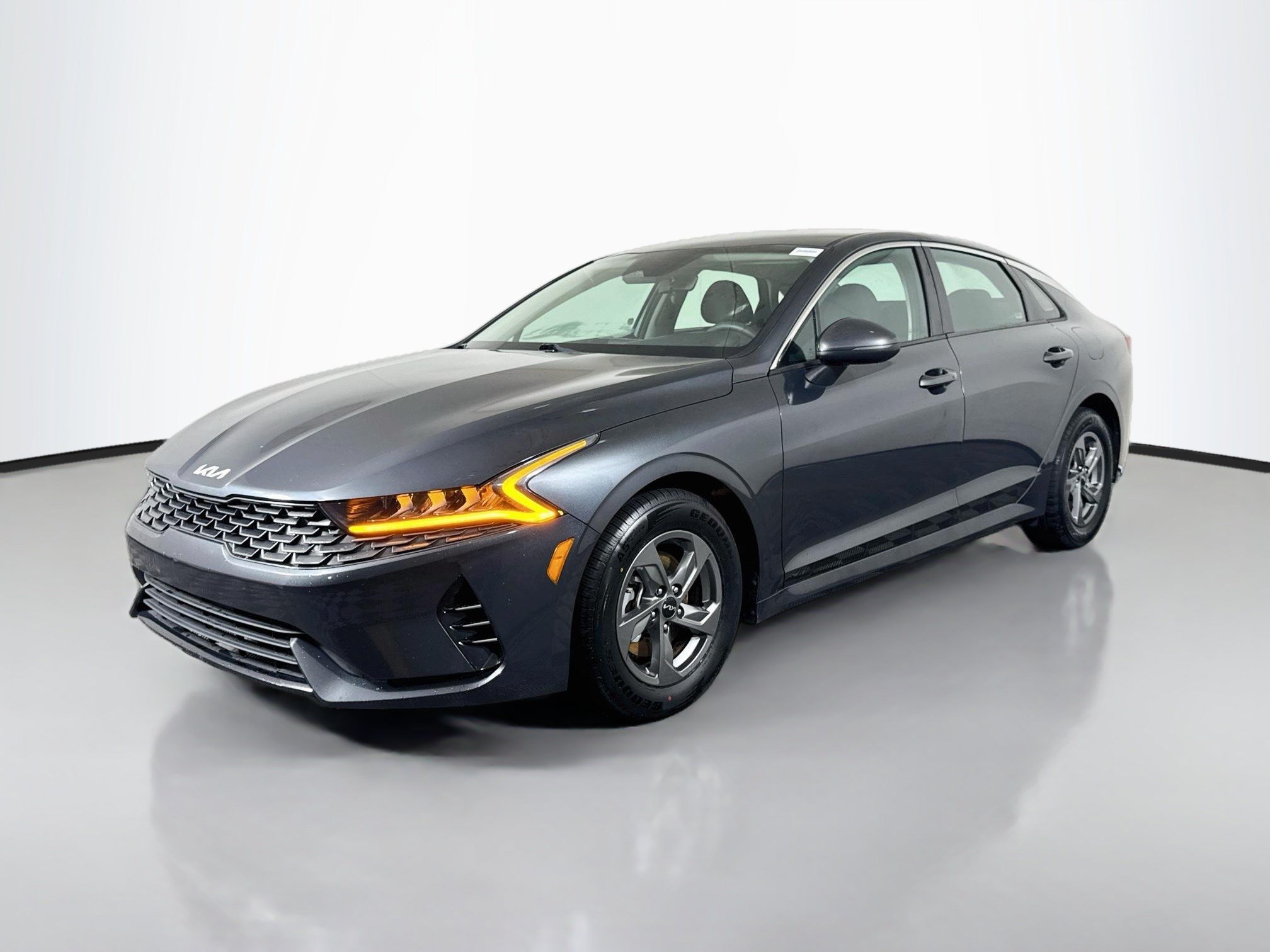 Used 2022 Kia K5 LXS FWD image 4