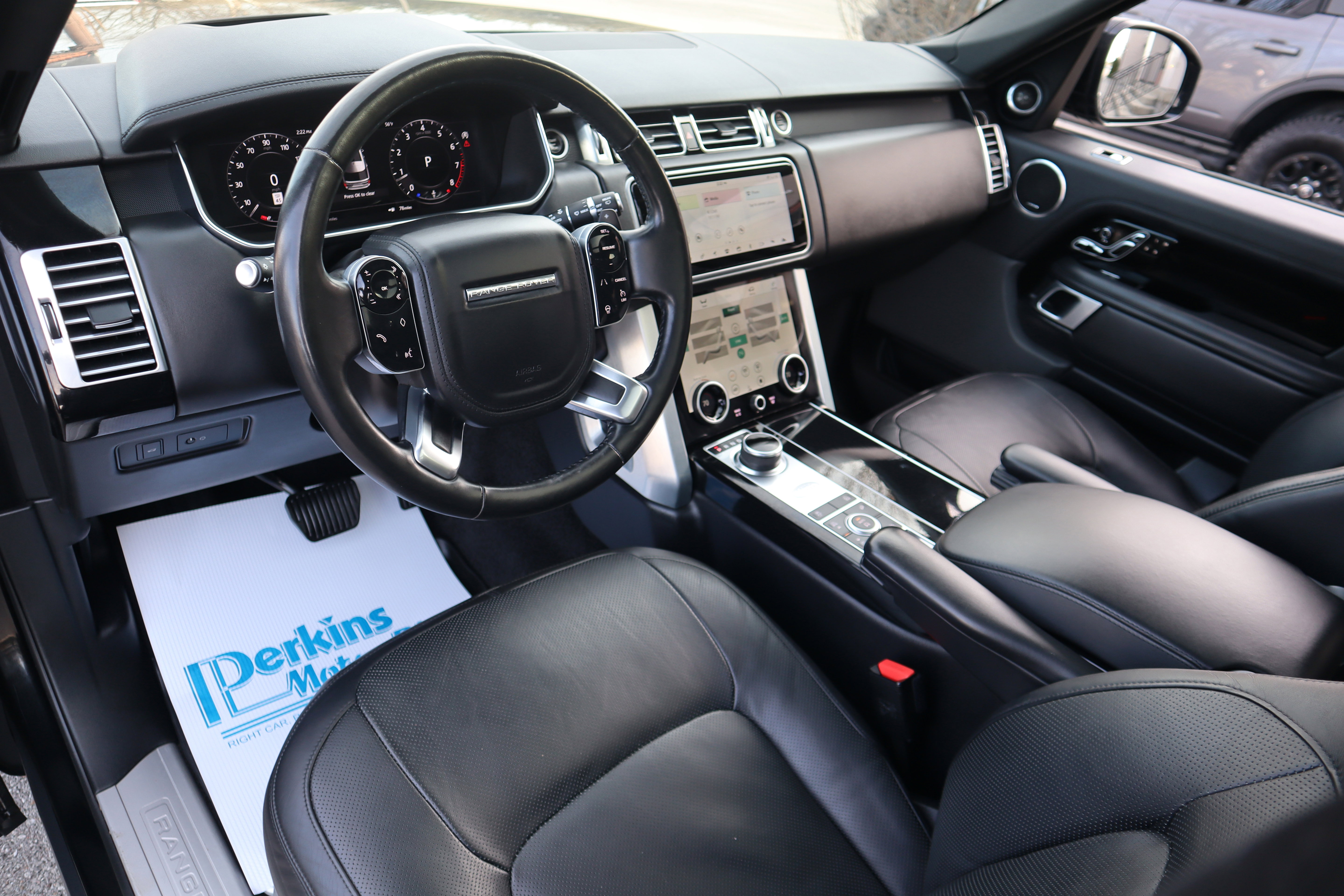 Used 2020 Land Rover Range Rover HSE image 30