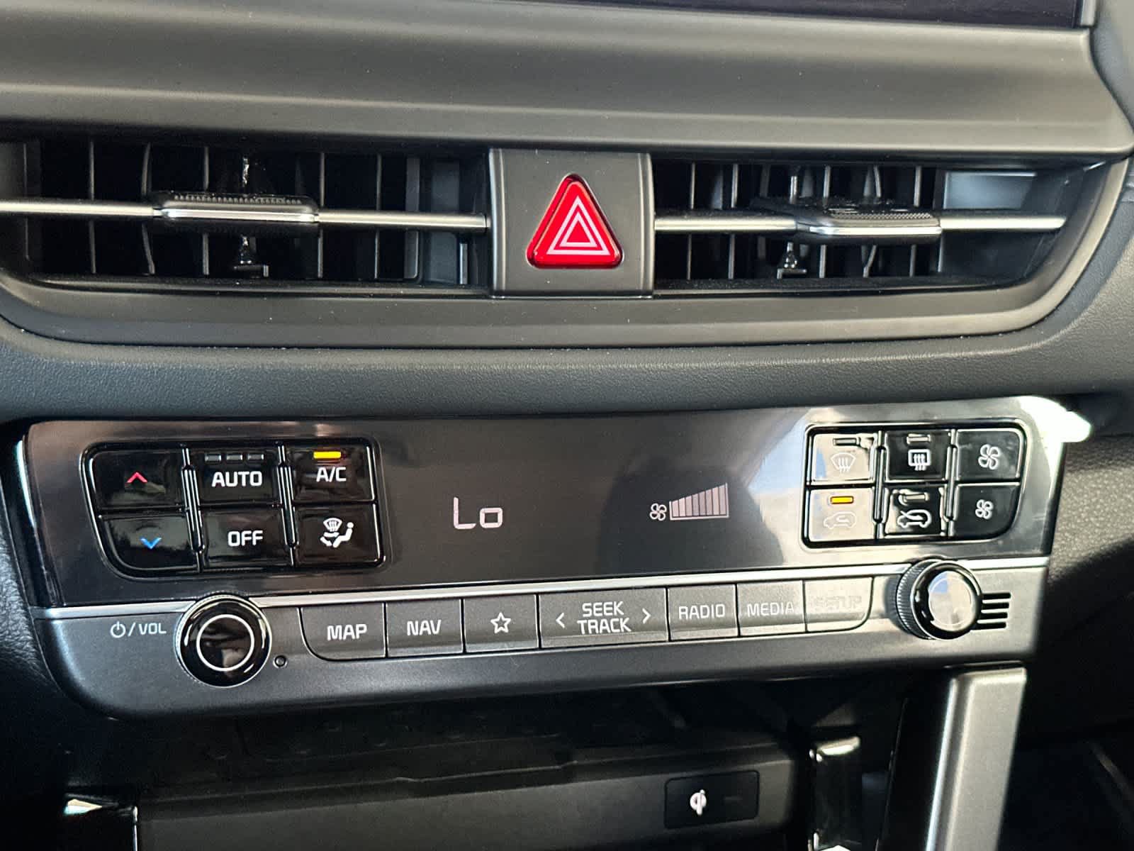 Used 2024 Kia Seltos EX FWD image 21