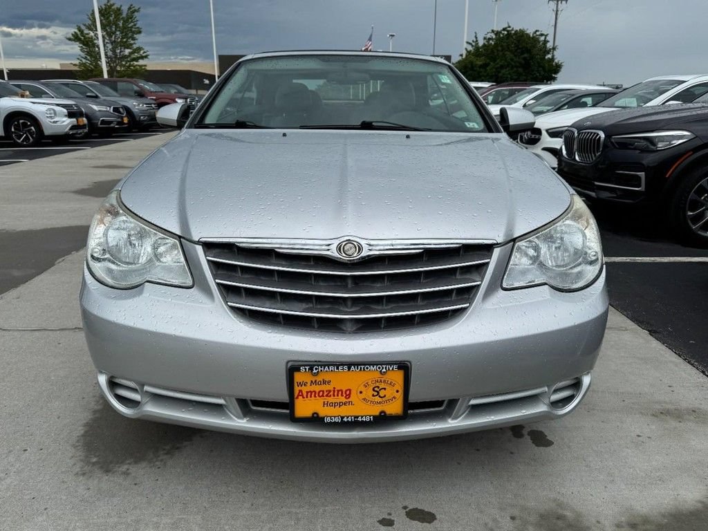 Used 2010 Chrysler Sebring Touring FWD image 8