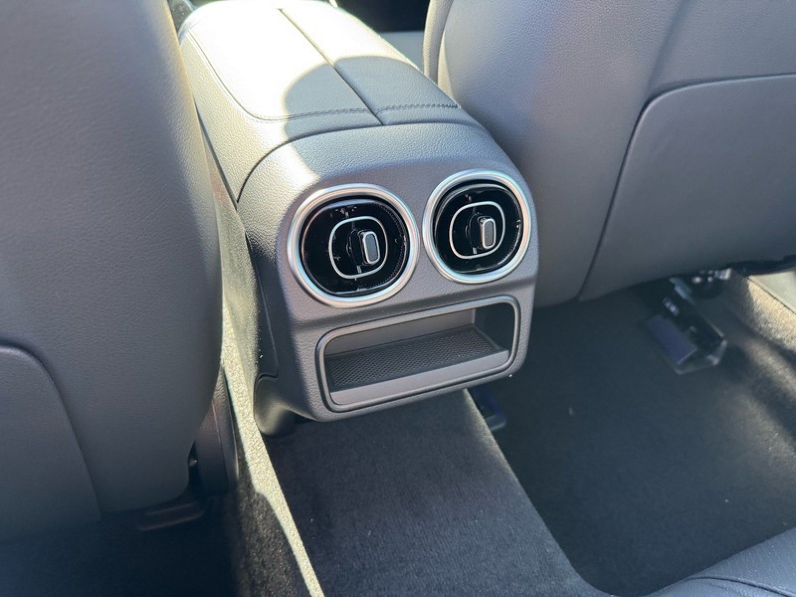 New 2025 Mercedes-Benz C 300 4MATIC Sedan image 17