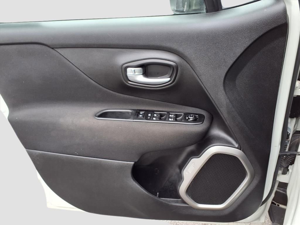 Used 2021 Jeep Renegade Latitude image 27