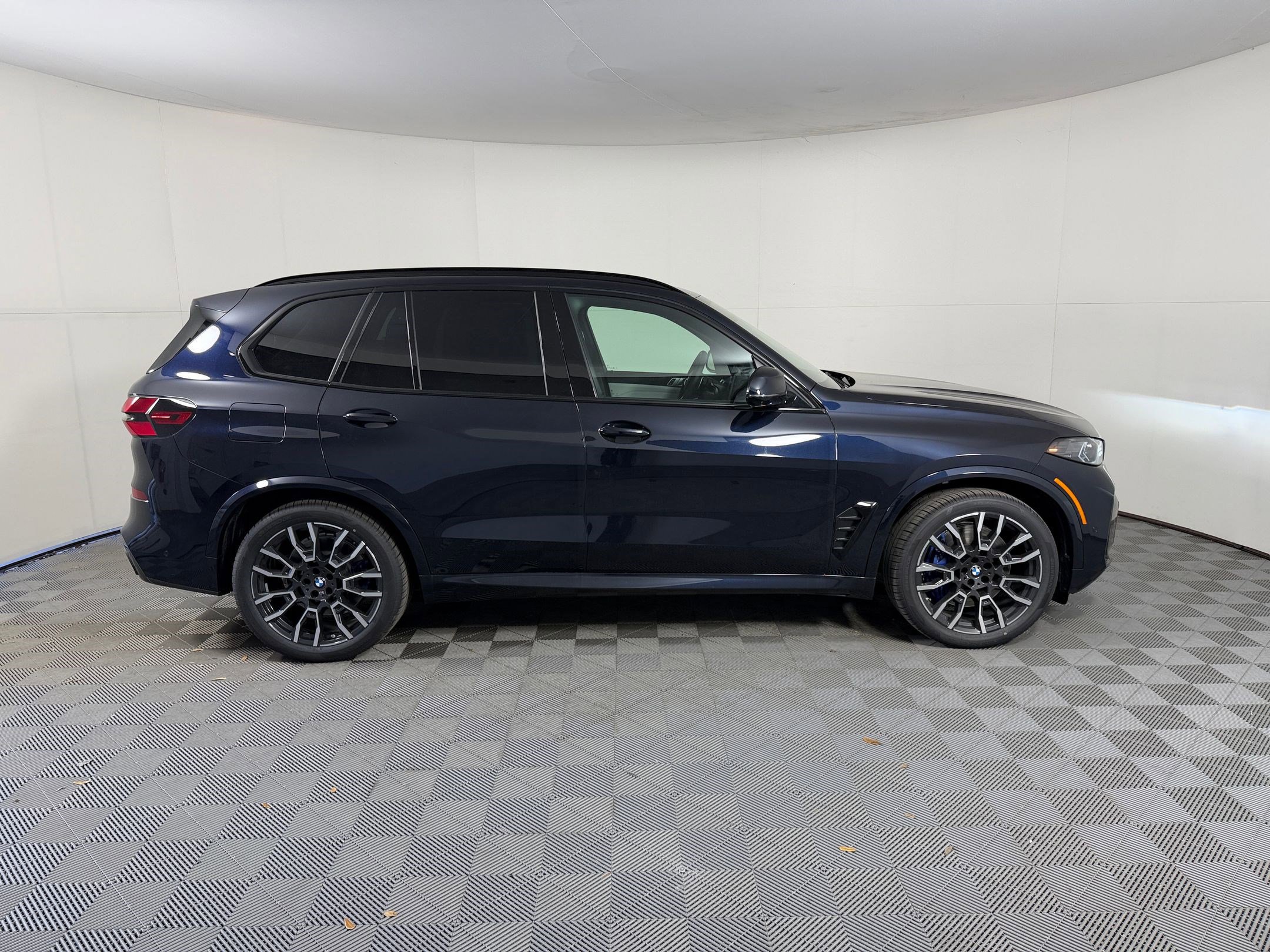 New 2026 BMW X5 xDrive50e w/ Executive Package image 8