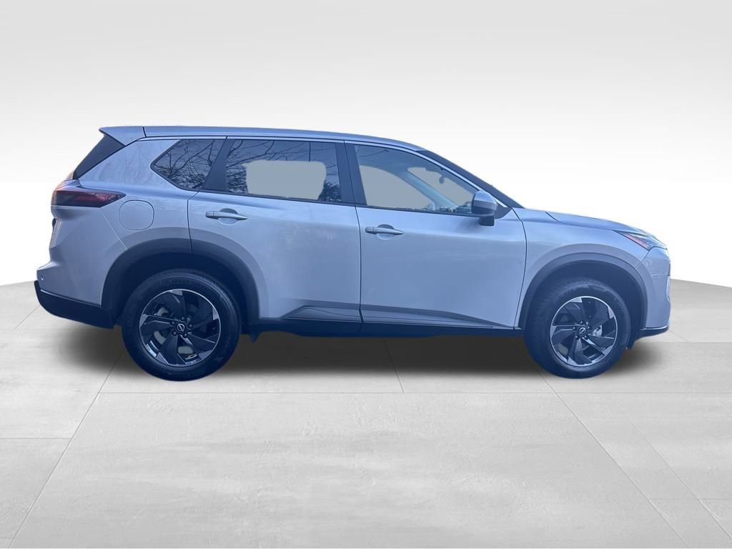 Used 2025 Nissan Rogue SV image 13
