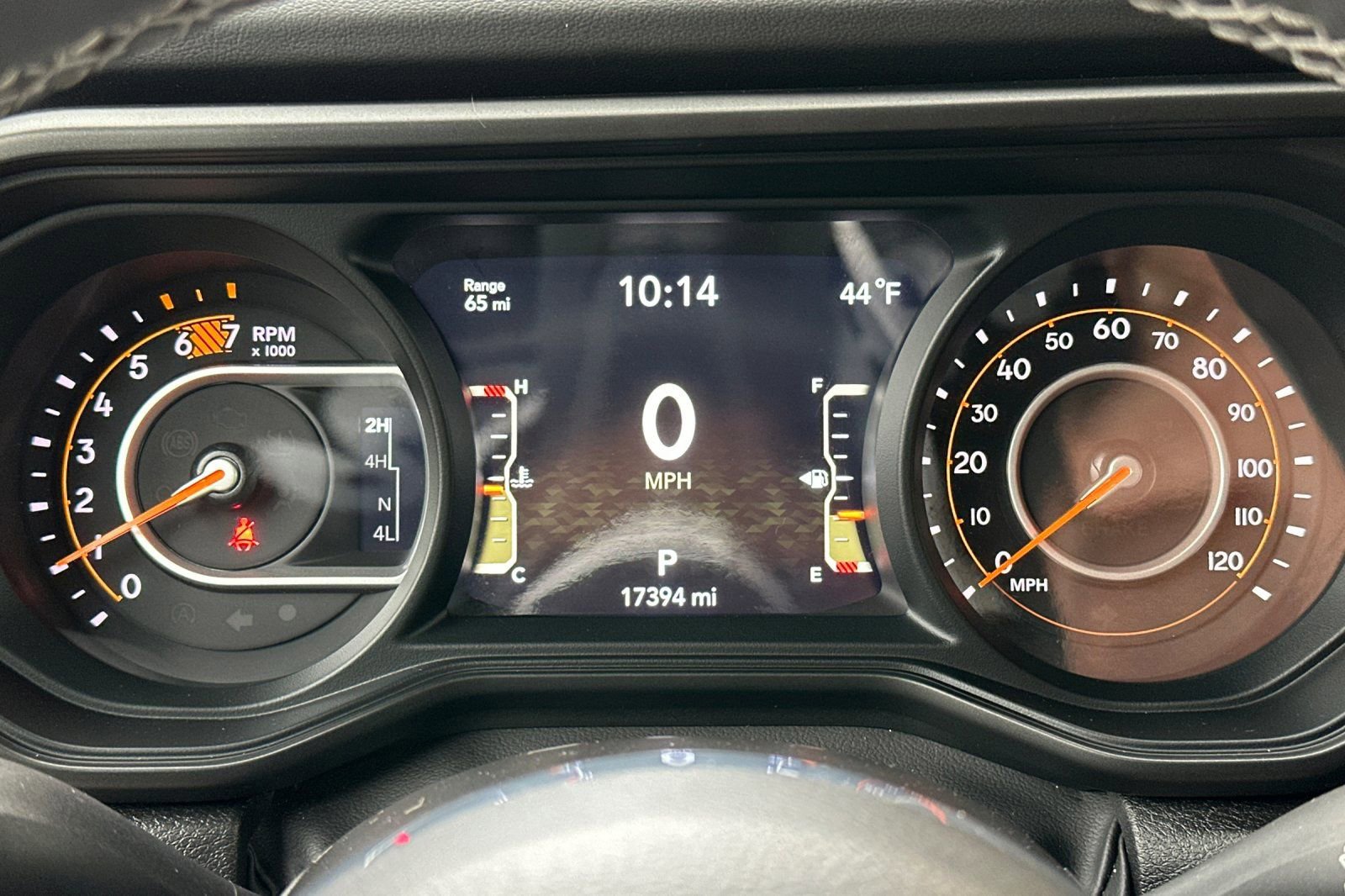 Used 2025 Jeep Wrangler Sahara image 24