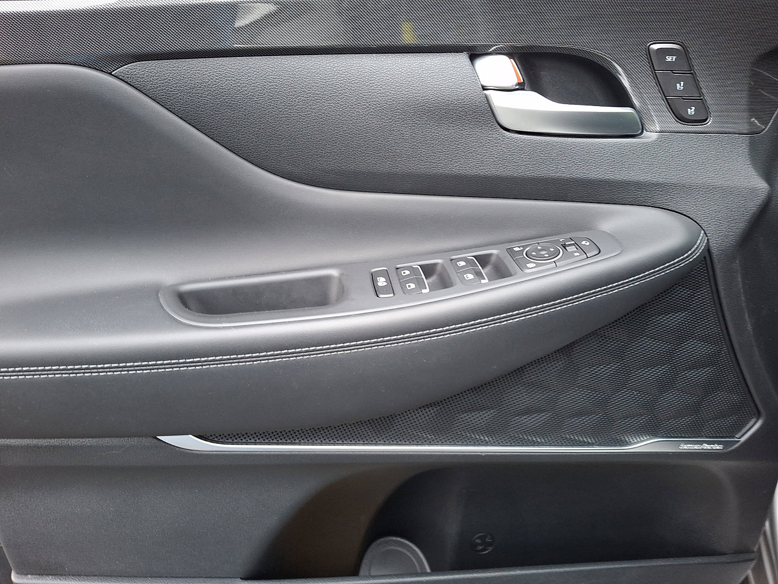 Certified 2022 Hyundai Santa Fe Limited AWD/4WD image 13