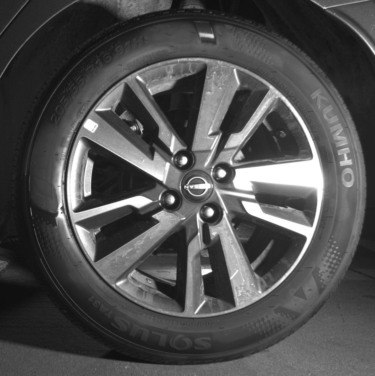 Used 2025 Nissan Versa SV image 14