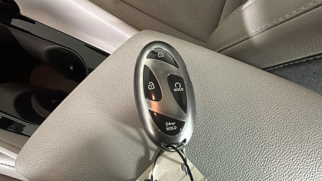 Used 2024 Hyundai Elantra Limited FWD image 21