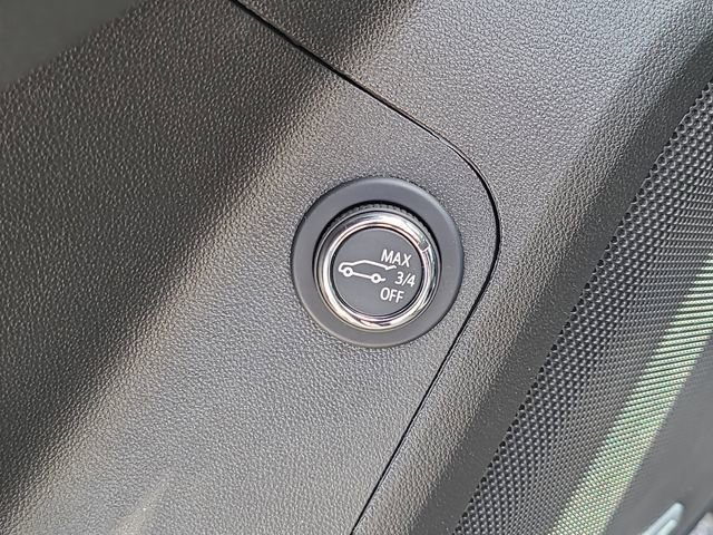 Used 2023 GMC Acadia SLT w/ Technology Package FWD image 18