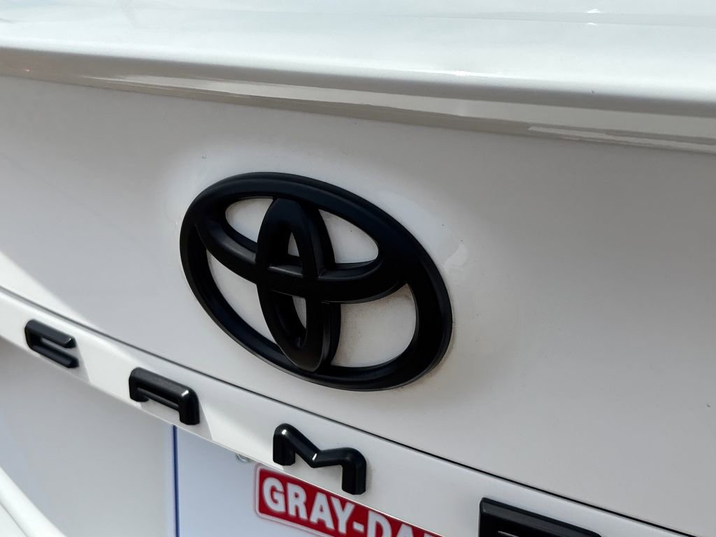 Used 2024 Toyota Camry SE image 31