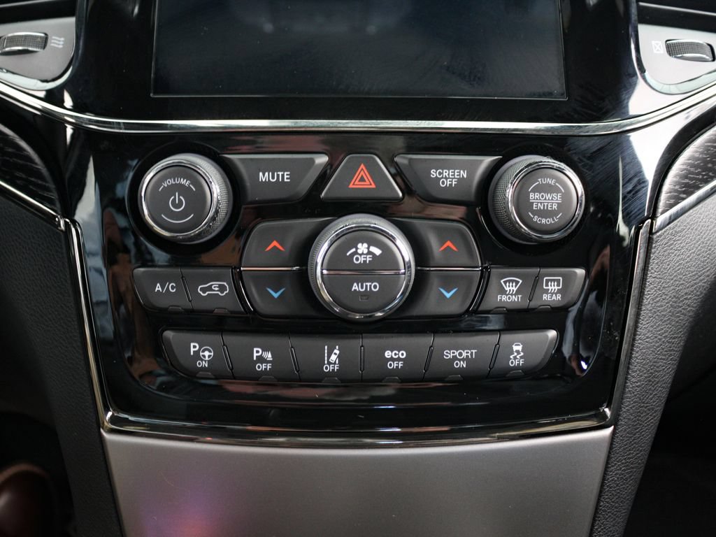 Used 2020 Jeep Grand Cherokee High Altitude AWD/4WD image 18
