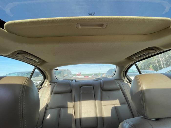 Used 2004 Pontiac Bonneville SLE w/ Premier Edition FWD image 32