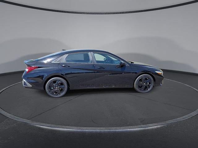 New 2026 Hyundai Elantra SEL Sport Premium FWD image 9