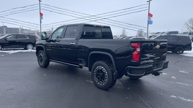 Used 2023 Chevrolet Silverado 3500 High Country image 3