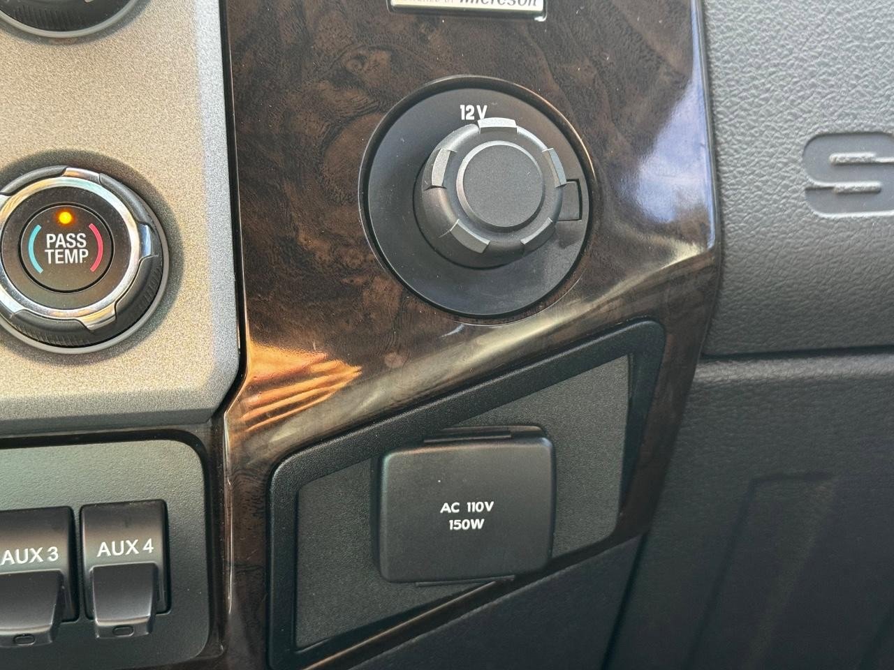 Used 2015 Ford F250 Platinum w/ FX4 Off-Road Package image 28