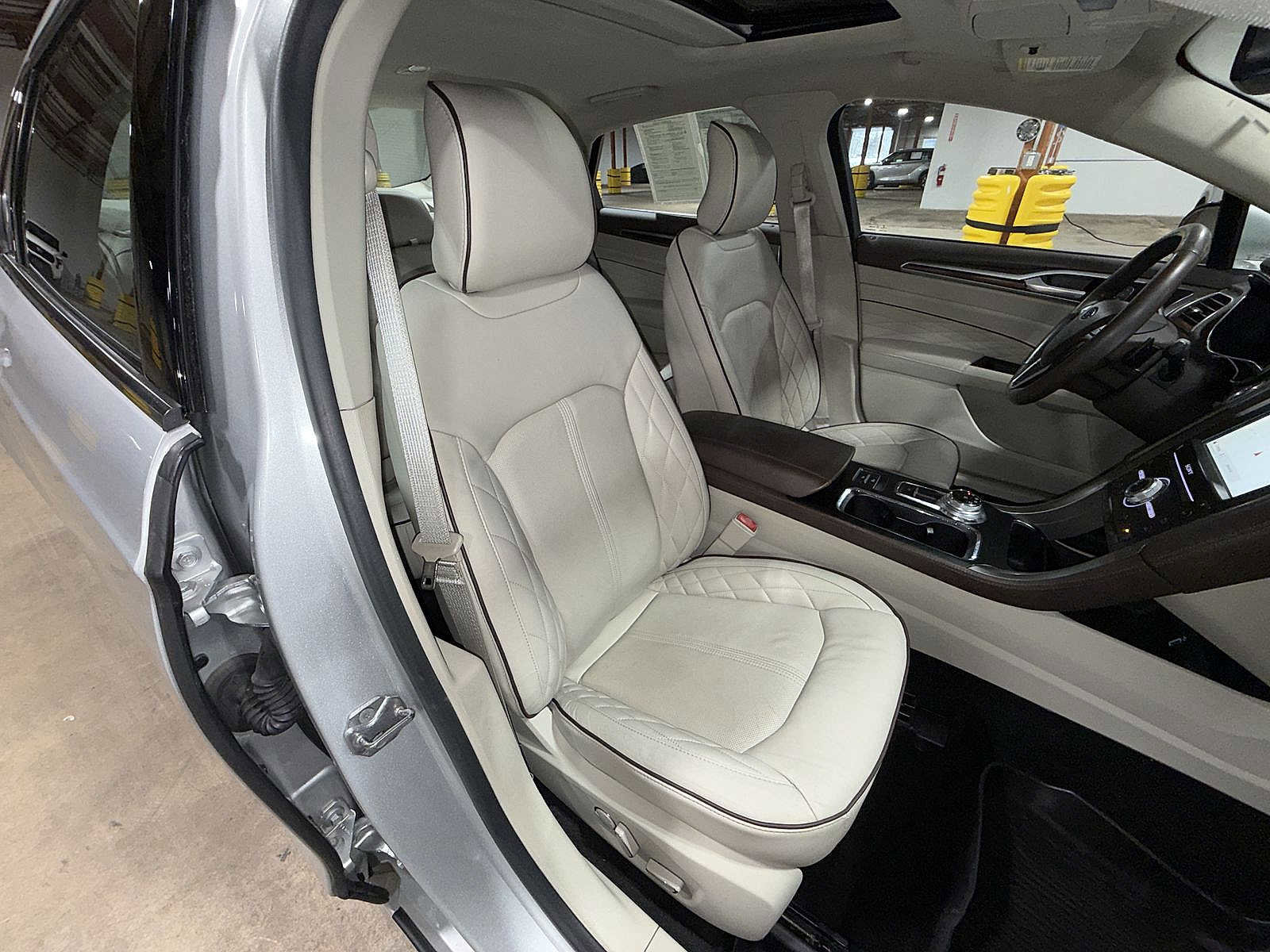 Used 2017 Ford Fusion Platinum image 15