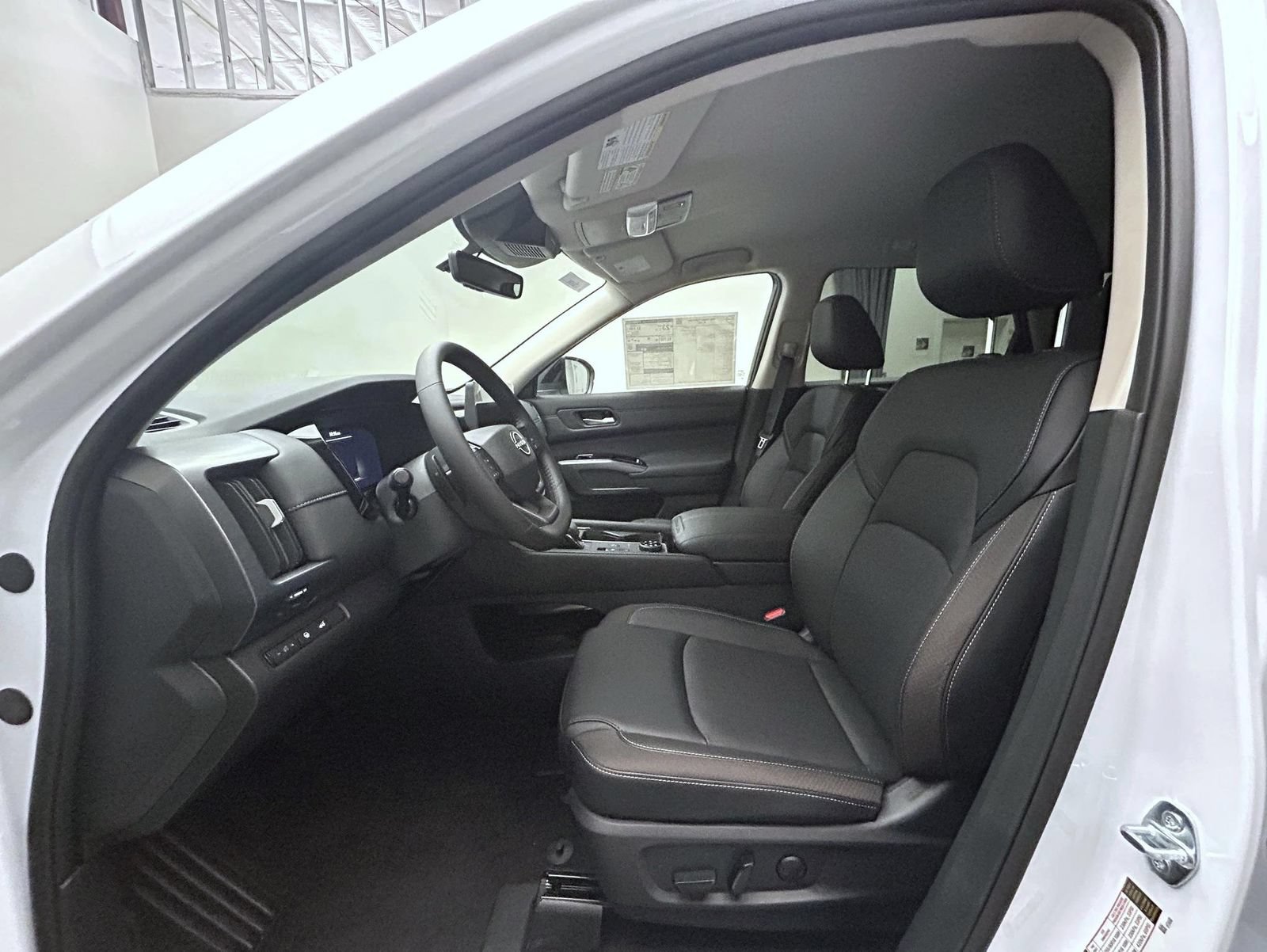 New 2026 Nissan Pathfinder SL AWD/4WD image 10
