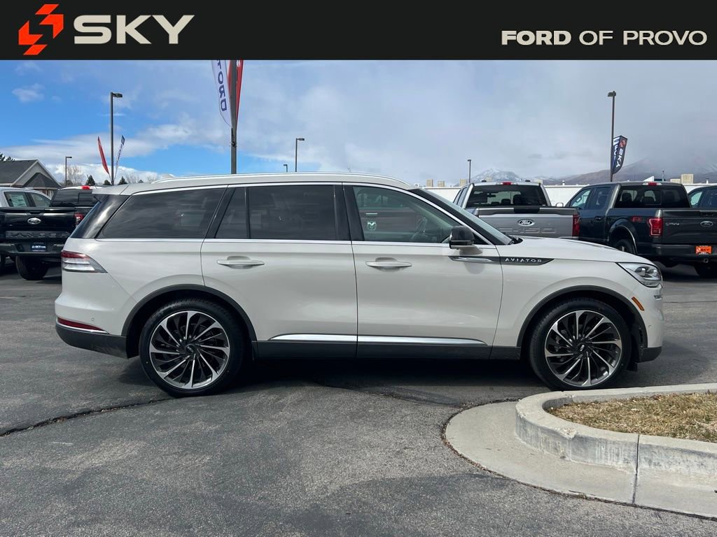 Used 2020 Lincoln Aviator Reserve w/ Equipment Group 202A image 7