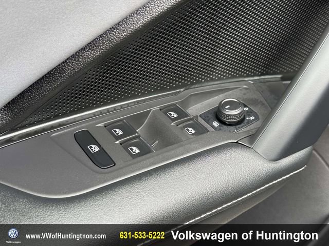 Certified 2025 Volkswagen Tiguan SE image 16