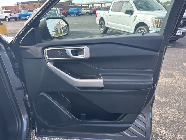 Used 2024 Ford Explorer XLT w/ Equipment Group 202A image 41