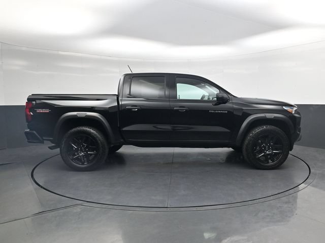 Used 2025 Chevrolet Colorado Trail Boss AWD/4WD image 3