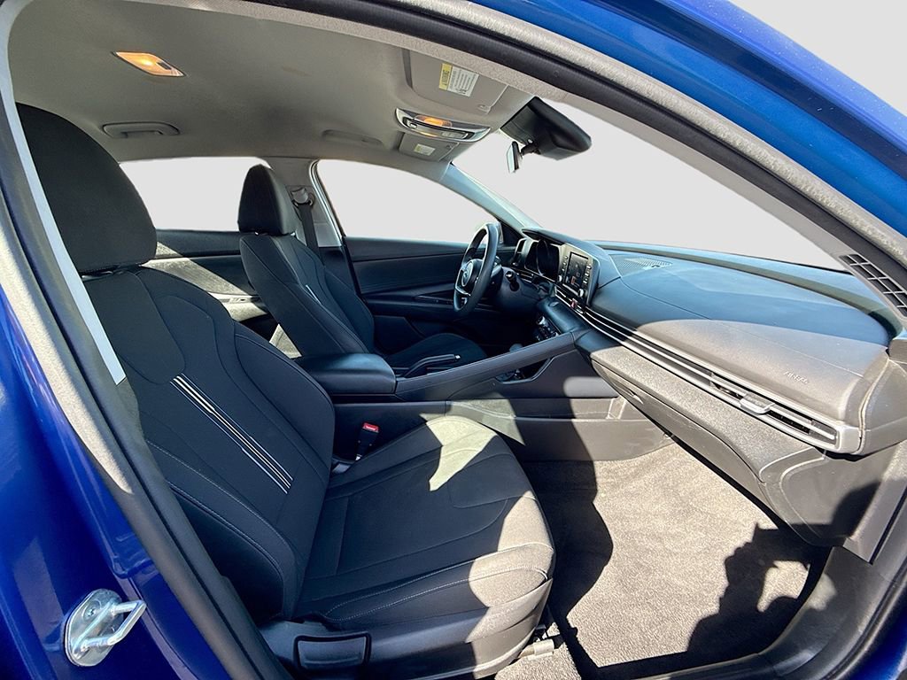 Used 2022 Hyundai Elantra SEL image 18
